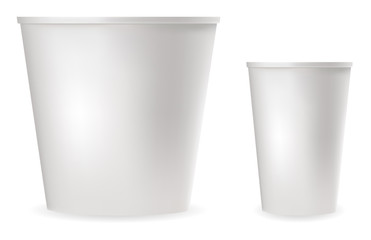 White plastic cups for food, cold and hot drinks.