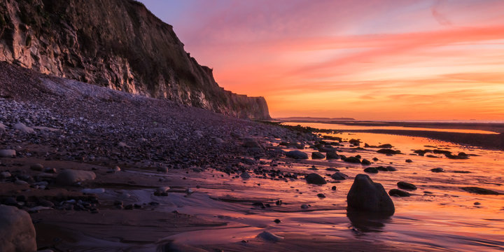 Coucher du soleil sur la plage d'Escalles, cap blanc-nez, France