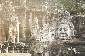 Obraz premium Selective on face at the entrance of Bayon Temple, Angkor Wat, Cambodia