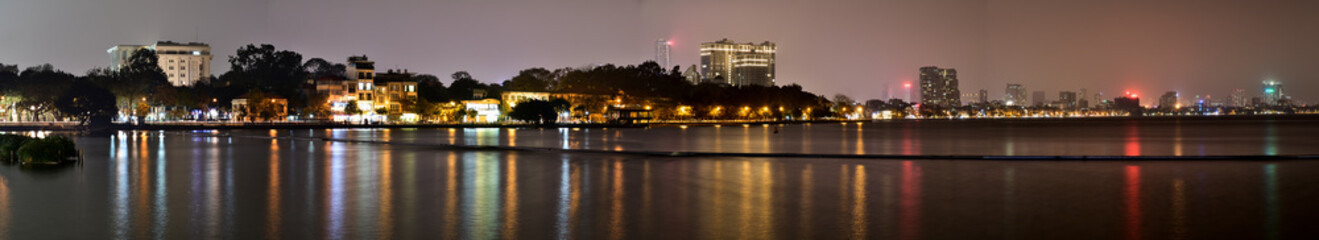 Fototapeta premium Hanoi skyline at night from West Lake.