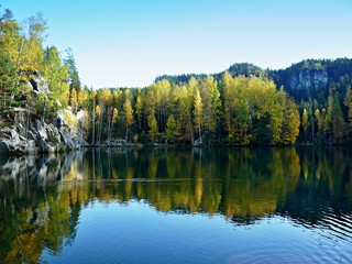 Fototapeta na wymiar Czech Republic-view on lake Sandstone in Adrspach rocks