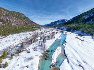 Isar Flußbett in den Alpen