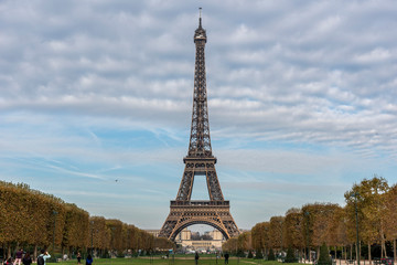 Torre Eiffel numa vista paisagística, Paris, França