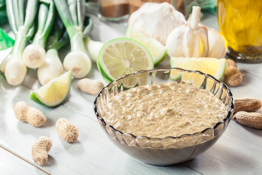 Spicy peanut sauce for satay