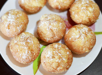  muffins on a plate.
