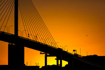 荒津大橋と夕日