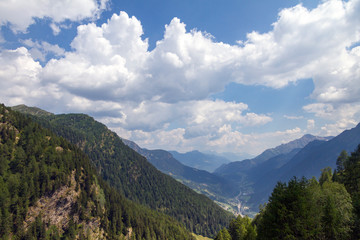 Fototapeta na wymiar Lago Ritom, Valle di Piora, Quinto (Svizzera) - Alpi Lepontine