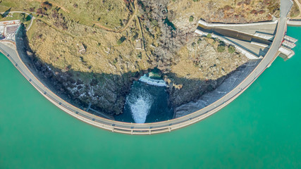 Vista aerea de una presa