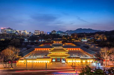 Photo sur Plexiglas Séoul Festival night lights at Changgyeonggung palace in seoul south Korea 