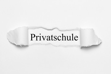 Privatschule auf weißen gerissenen Papier