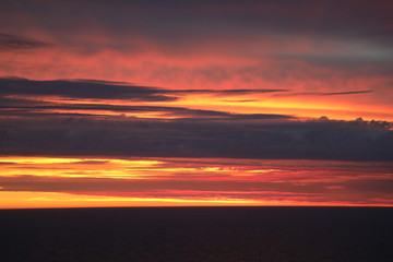 Naklejka na ściany i meble Sunset on sea