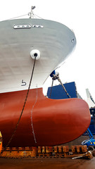ship hull refitting at drydock