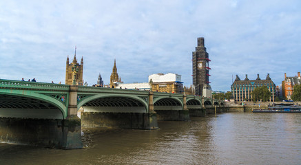 Fototapeta na wymiar big ben refurbishment and houses of parliament in london