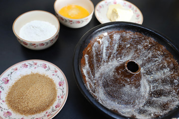Historische Kuchenform aus Steingut