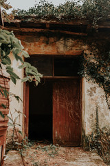 Fototapeta premium abandoned old house