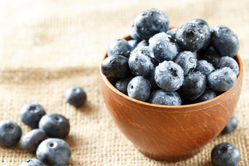blueberries in a plate on the table