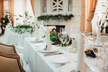 Fototapeta na wymiar Banquet hall for weddings with decorative elements