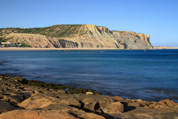 la costa dell'Algarve a Luz (Portogallo)