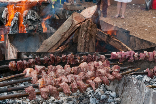 Espetadas auf dem Grill in Madeira