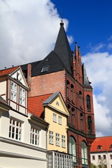 Fototapeta na wymiar Facade of historic buildings in Lueneburg
