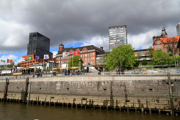 Obraz premium Hamburger Landungsbruecken