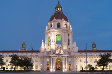 Fototapeta na wymiar Beutiful and bright image of Pasadena City Hall with true-to-life colors tanken at dusk.