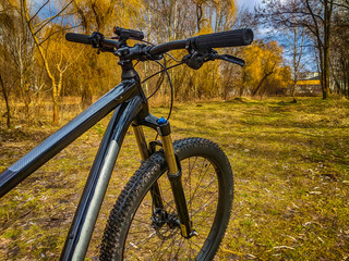 Fototapeta na wymiar MTB bicycle on the trail in the spring season