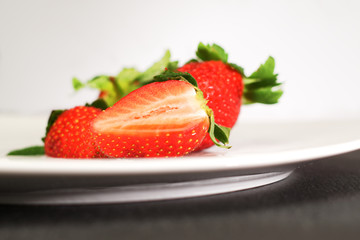 Erdbeeren aufgeschnitten