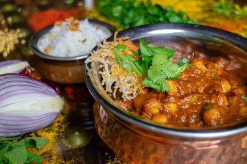 Vorspeise indisches Restaurant - Gewürze