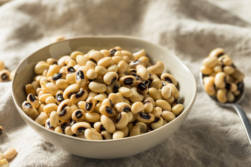 Raw Organic Fresh Black Eye Peas