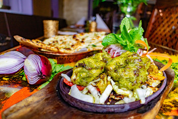 Thailändisches / Indisches Essen im Restaurant