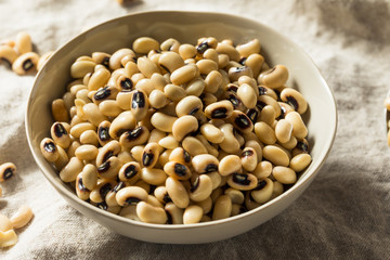 Raw Organic Fresh Black Eye Peas