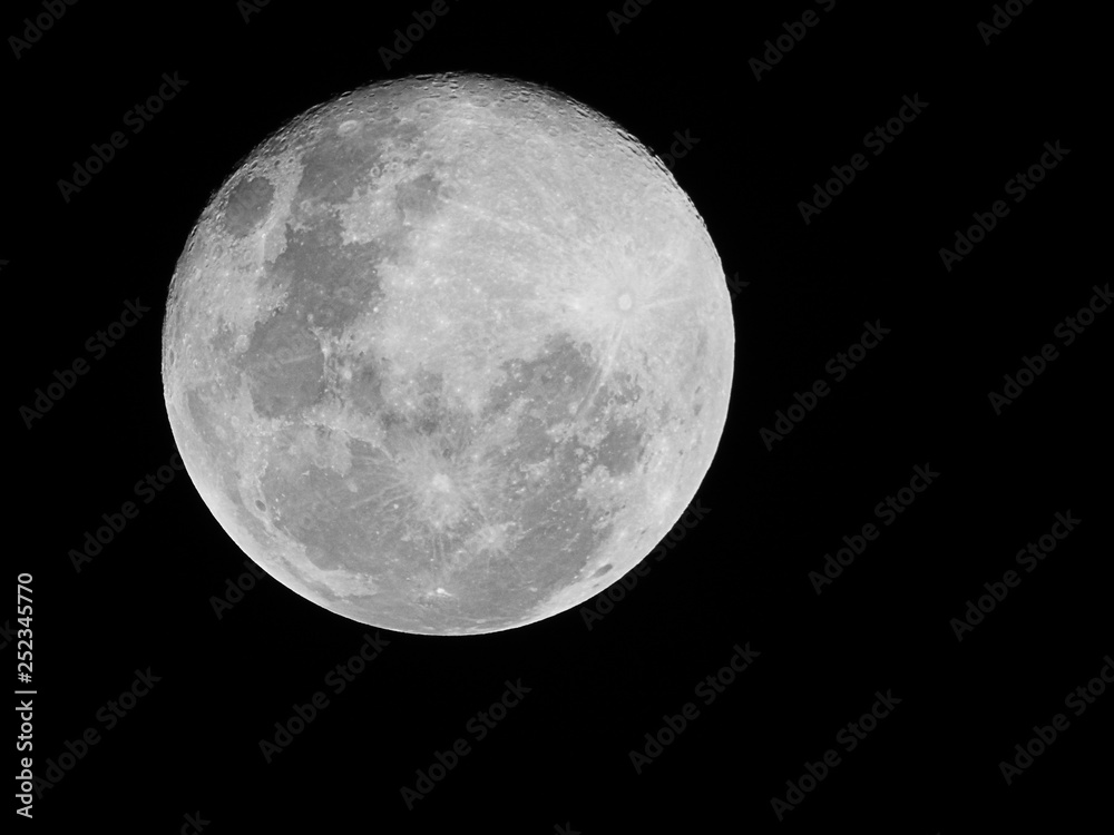 Wall mural moon background / the moon is an astronomical body that orbits planet earth and is earth's only perm