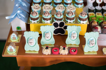 Sweets and table decoration - Dog theme - Children's birthday
