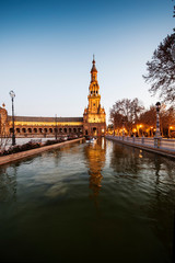 View from the waterway of the Plaza de España in the night