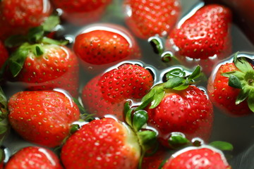 strawberry red fruit cleaning water