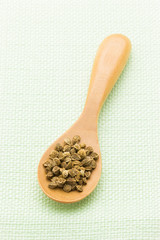 サラダバーネットの種子