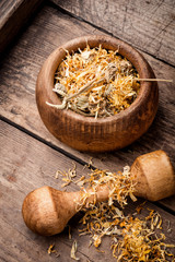 Dried calendula flowers