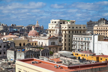 Obraz premium Havana, Cuba - 22 January 2013: Views of town center of squares and streets