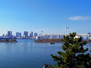 東京お台場より望むレインボーブリッジ
