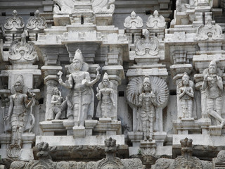 Fototapeta na wymiar Hindu temple with sculptures, India, Tamil nadu
