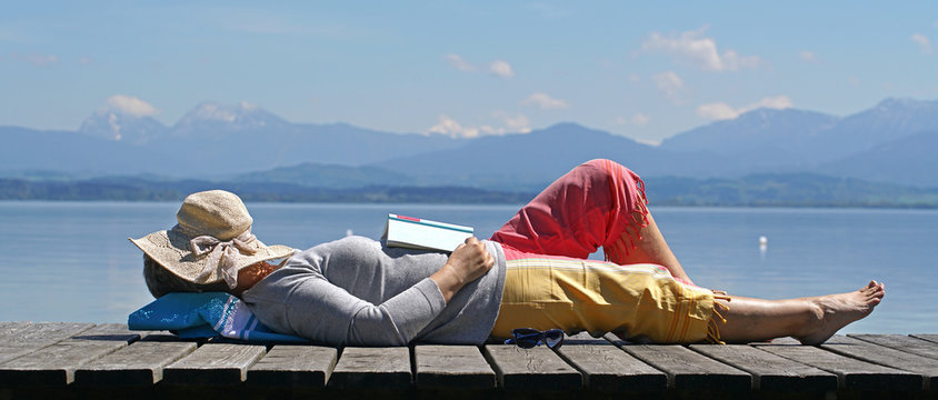 eingeschlafen beim Lesen in der Natur