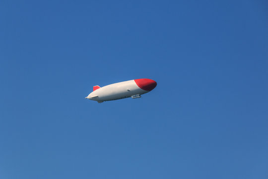 fliegender Zeppelin, Starrluftschiff, Luftschiff