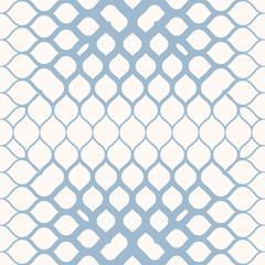 Naklejka premium Vector halftone geometric seamless pattern. Blue and white gradient effect