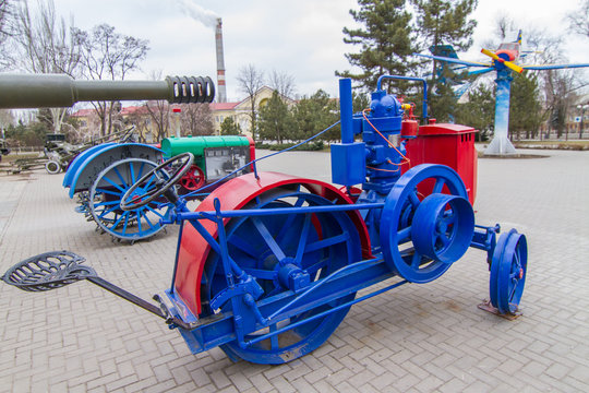 Zaporozhets is the first Soviet tractor (Zaporizhia)