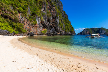 Fototapeta na wymiar A hidden beach in El Nido, Palawan, Philippines