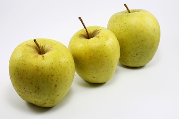apples isolated on white background