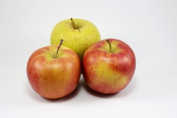 apples isolated on white background