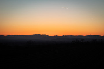 Sonnenuntergang in den Bergen 