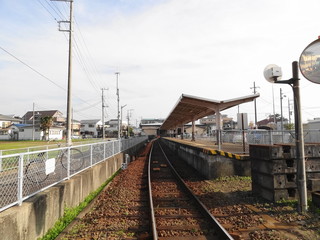 線路からの竜ヶ崎駅